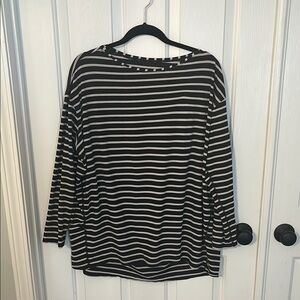 Lululemon back in action size 12 Black 3/4 Sleeve